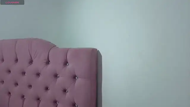 ISABELA TAY online show from 04-15-26, 11:38