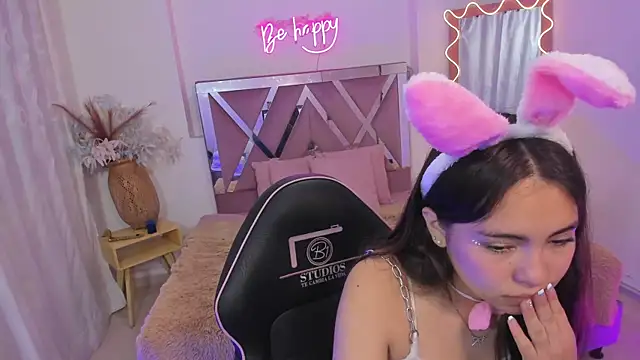 ISABELA TAY online show from 11-22-25, 11:53