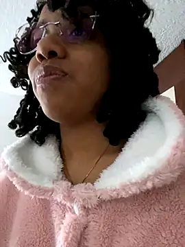 Snapshot of nymphy_ chatting on 11-13-25, 06:12 nymphy online show from 11-13-25, 06:12