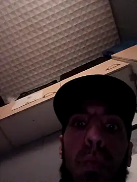 hotguy71000 online show from 12-16-25, 04:11