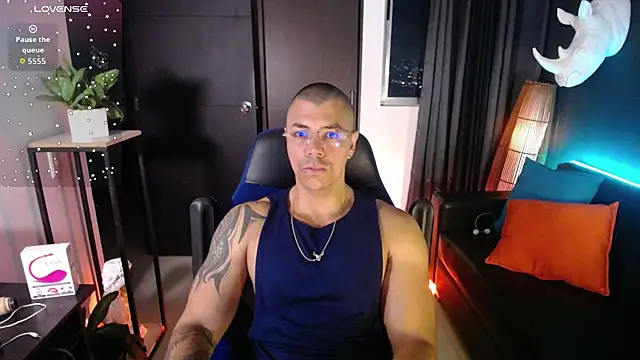 Zed ferrer online show from 05-18-26, 08:41