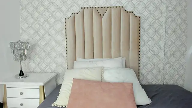 fallon grey online show from 12-22-25, 08:09