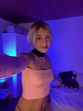 nani rosse of online show from 12-15-25, 10:04