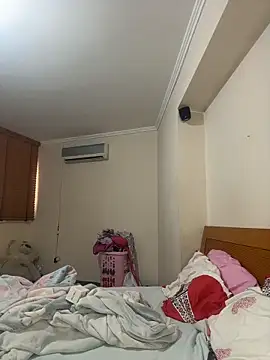 Anna Bitch Disgusting online show from 02-14-26, 04:40