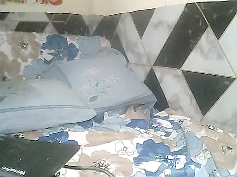 loriepinay46 online show from 12-18-25, 11:19