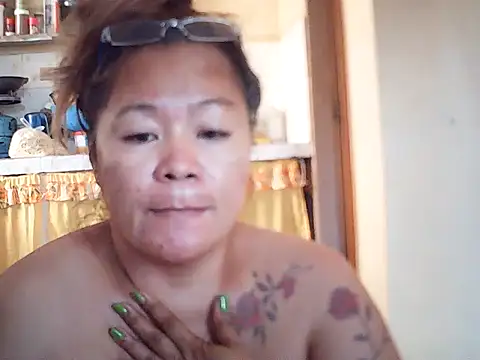 Snapshot of loriepinay46 chatting on 05-09-26, 10:13 loriepinay46 online show from 05-09-26, 10:13