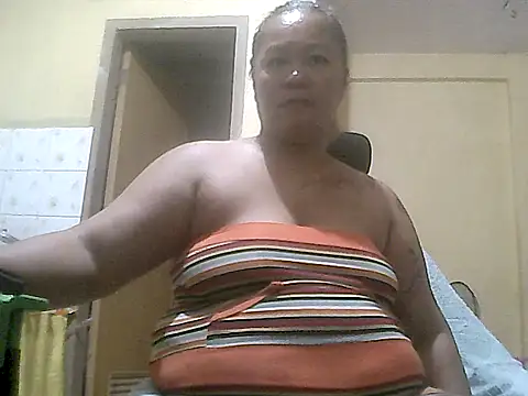 loriepinay46 online show from 02-07-26, 11:02