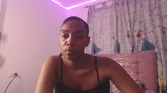 AishaOwens online show from 12-15-25, 07:52