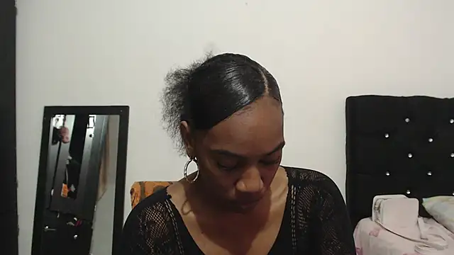 AishaOwens online show from 12-05-25, 07:34