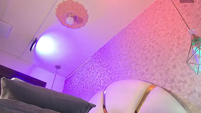 Caroline palmerr online show from 11-29-25, 03:17