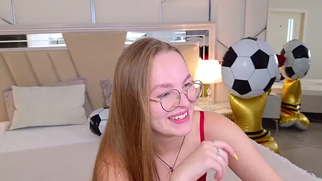 Snapshot of MadisonSmitt chatting on 07-15-26, 05:03 MadisonSmitt online show from 07-15-26, 05:03