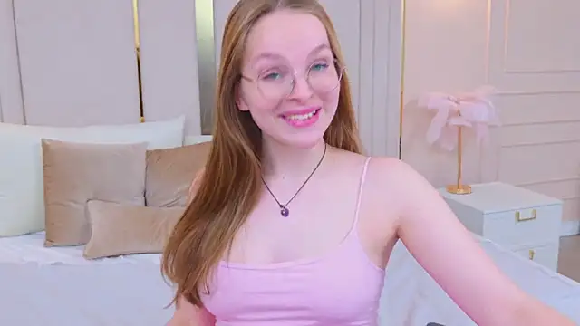 Snapshot of MadisonSmitt chatting on 06-18-26, 09:25 MadisonSmitt online show from 06-18-26, 09:25