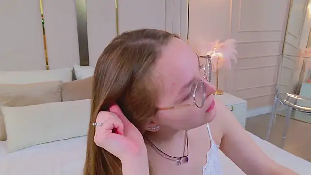 MadisonSmitt online show from 04-17-26, 05:10