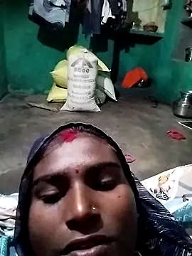 Big Lovexx online show from 11-17-25, 05:50