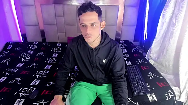 Sexybigjefffx online show from 11-28-25, 05:02