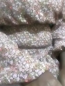 Snapshot of Molatane0 chatting on 11-12-25, 11:58 Molatane0 online show from 11-12-25, 11:58