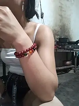 gugu0022 online show from 04-13-26, 12:31