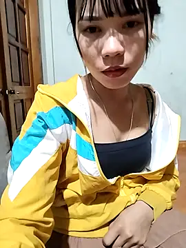 Snapshot of gugu0022 chatting on 11-26-25, 12:16 gugu0022 online show from 11-26-25, 12:16