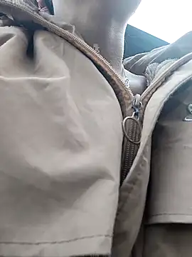 Snapshot of gugu0022 chatting on 11-30-25, 01:17 gugu0022 online show from 11-30-25, 01:17