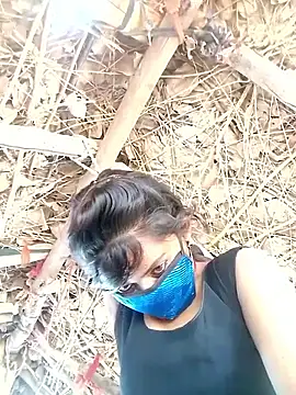 Snapshot of Kiranti_hot chatting on 11-17-25, 08:29 Kiranti hot online show from 11-17-25, 08:29