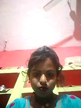 Snapshot of Kiranti_hot chatting on 11-15-25, 09:52 Kiranti hot online show from 11-15-25, 09:52