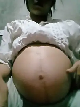Snapshot of Micky_baby chatting on 05-26-26, 03:21 Micky baby online show from 05-26-26, 03:21