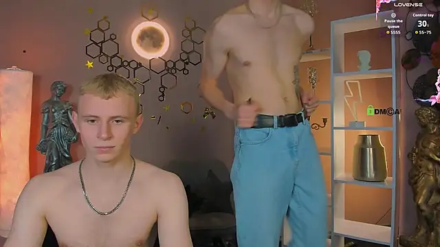 Snapshot of rafael_bien chatting on 06-05-26, 12:11 rafael bien online show from 06-05-26, 12:11