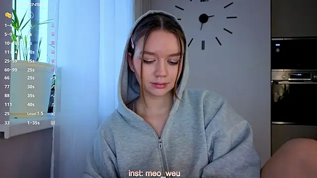 Snapshot of me_liss chatting on 11-15-25, 06:28 me liss online show from 11-15-25, 06:28