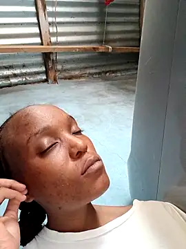 Beverlygurlx6 online show from 02-18-26, 10:44