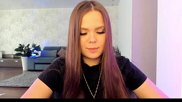 Snapshot of Kira_love_81 chatting on 05-24-26, 04:23 Kira love 81 online show from 05-24-26, 04:23