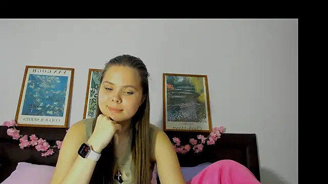 Snapshot of Kira_love_81 chatting on 06-09-26, 12:28 Kira love 81 online show from 06-09-26, 12:28