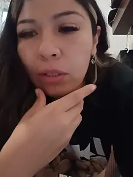 LatinaCalienteMilf online show from 07-04-26, 01:48