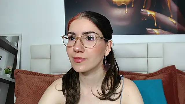 AriLumi online show from 11-24-25, 07:25