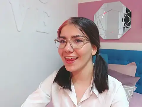 AriLumi online show from 11-22-25, 09:57