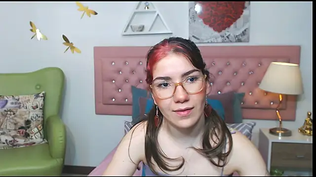 AriLumi online show from 11-20-25, 07:47