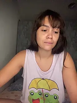 Snapshot of carolsapequinha chatting on 05-18-26, 10:20 carolsapequinha online show from 05-18-26, 10:20