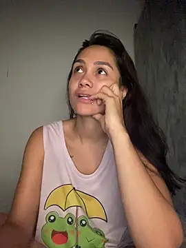 Snapshot of carolsapequinha chatting on 06-21-26, 04:40 carolsapequinha online show from 06-21-26, 04:40