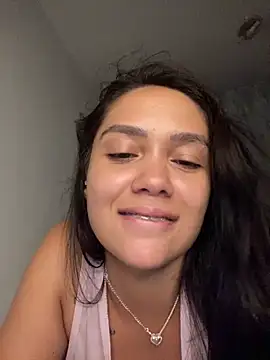 Snapshot of carolsapequinha chatting on 02-08-26, 02:04 carolsapequinha online show from 02-08-26, 02:04