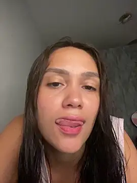 Snapshot of carolsapequinha chatting on 02-25-26, 11:21 carolsapequinha online show from 02-25-26, 11:21