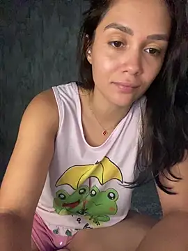 Snapshot of carolsapequinha chatting on 01-18-26, 03:37 carolsapequinha online show from 01-18-26, 03:37