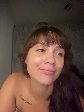 Snapshot of carolsapequinha chatting on 05-25-26, 03:39 carolsapequinha online show from 05-25-26, 03:39
