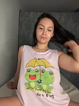 Snapshot of carolsapequinha chatting on 02-10-26, 03:22 carolsapequinha online show from 02-10-26, 03:22