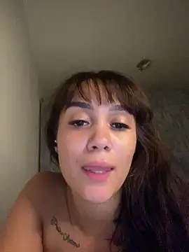 Snapshot of carolsapequinha chatting on 04-23-26, 12:50 carolsapequinha online show from 04-23-26, 12:50
