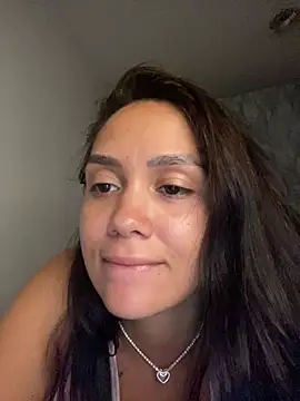 Snapshot of carolsapequinha chatting on 02-12-26, 01:05 carolsapequinha online show from 02-12-26, 01:05