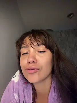 Snapshot of carolsapequinha chatting on 05-17-26, 01:33 carolsapequinha online show from 05-17-26, 01:33