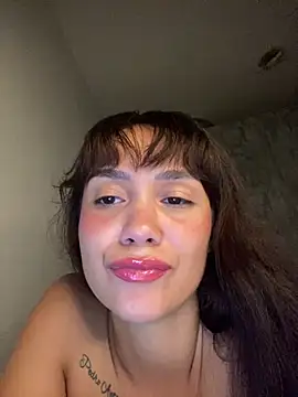 Snapshot of carolsapequinha chatting on 04-30-26, 01:12 carolsapequinha online show from 04-30-26, 01:12