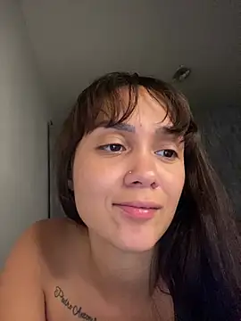 Snapshot of carolsapequinha chatting on 05-05-26, 04:26 carolsapequinha online show from 05-05-26, 04:26
