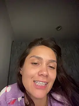 Snapshot of carolsapequinha chatting on 05-22-26, 09:35 carolsapequinha online show from 05-22-26, 09:35