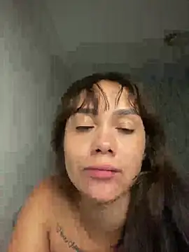 Snapshot of carolsapequinha chatting on 05-03-26, 02:49 carolsapequinha online show from 05-03-26, 02:49
