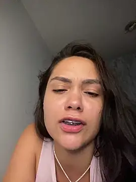 Snapshot of carolsapequinha chatting on 02-08-26, 12:30 carolsapequinha online show from 02-08-26, 12:30